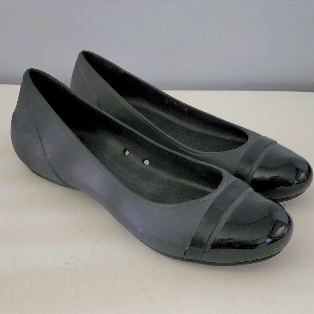 Crocs dress shoe comfort shoe size 10 women's black patent leather look